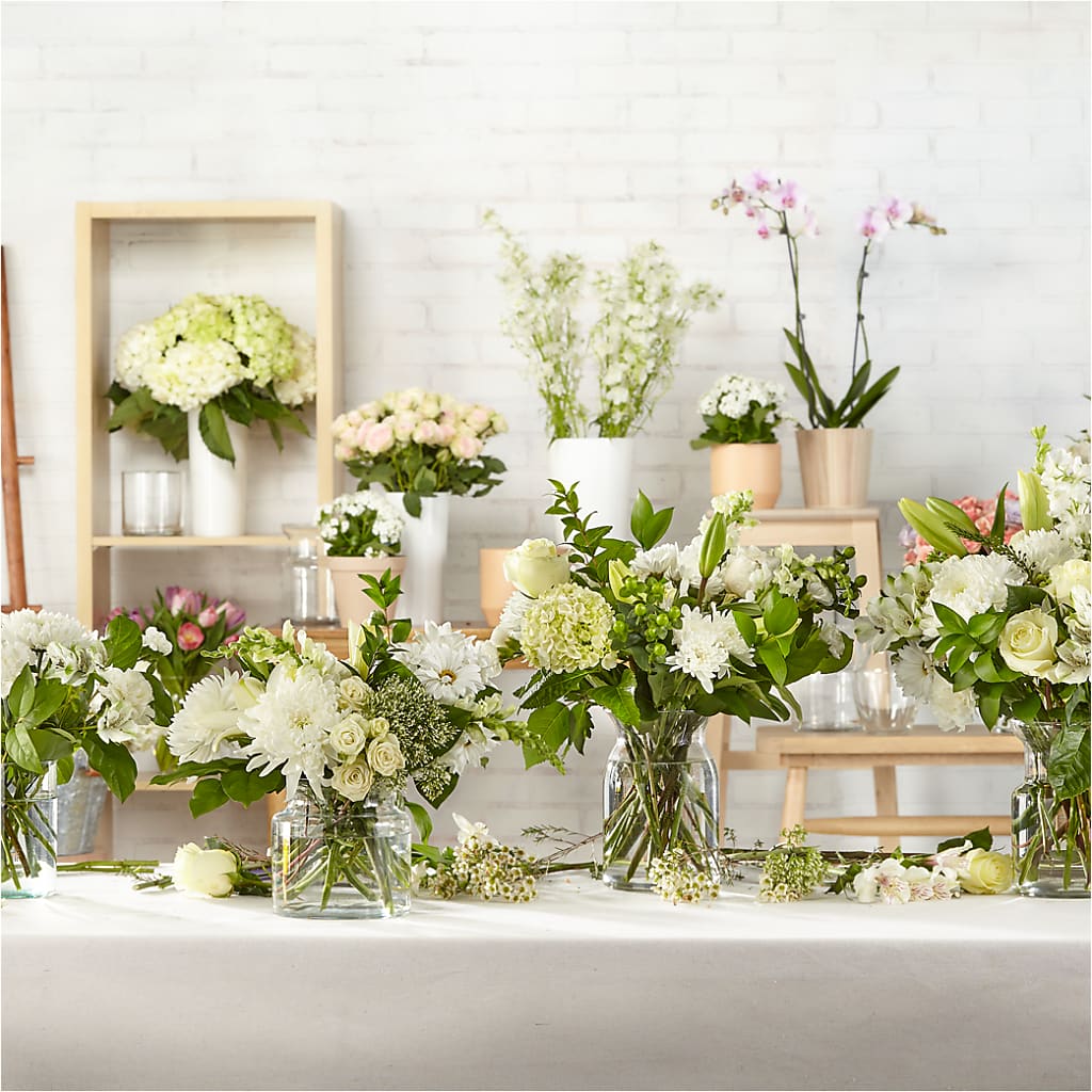Classic Ivory – A Florist Original – Flowers From The Heart Auburn, Auburn MI