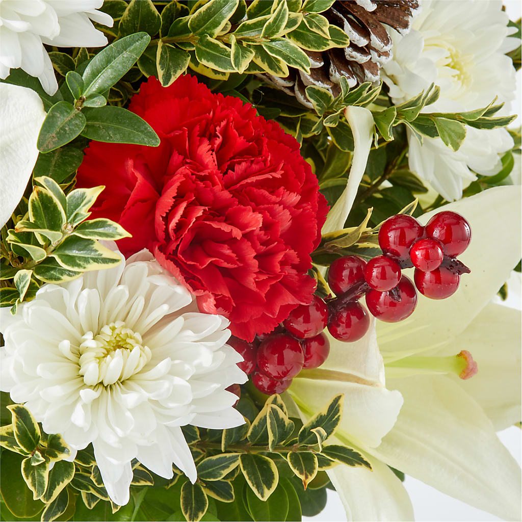 Festive Moments Tree –  Flowers From The Heart Auburn, Auburn MI