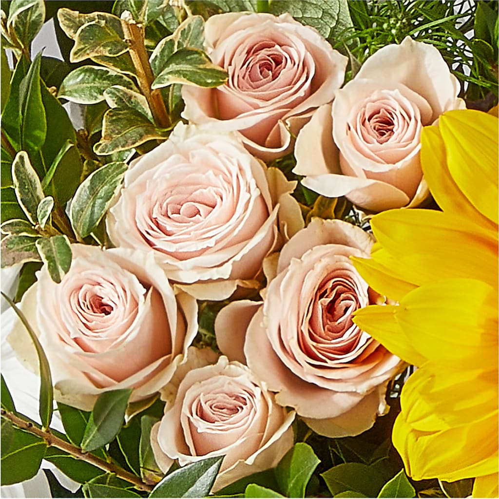 The Good Life Bouquet –  Flowers From The Heart Auburn, Auburn MI