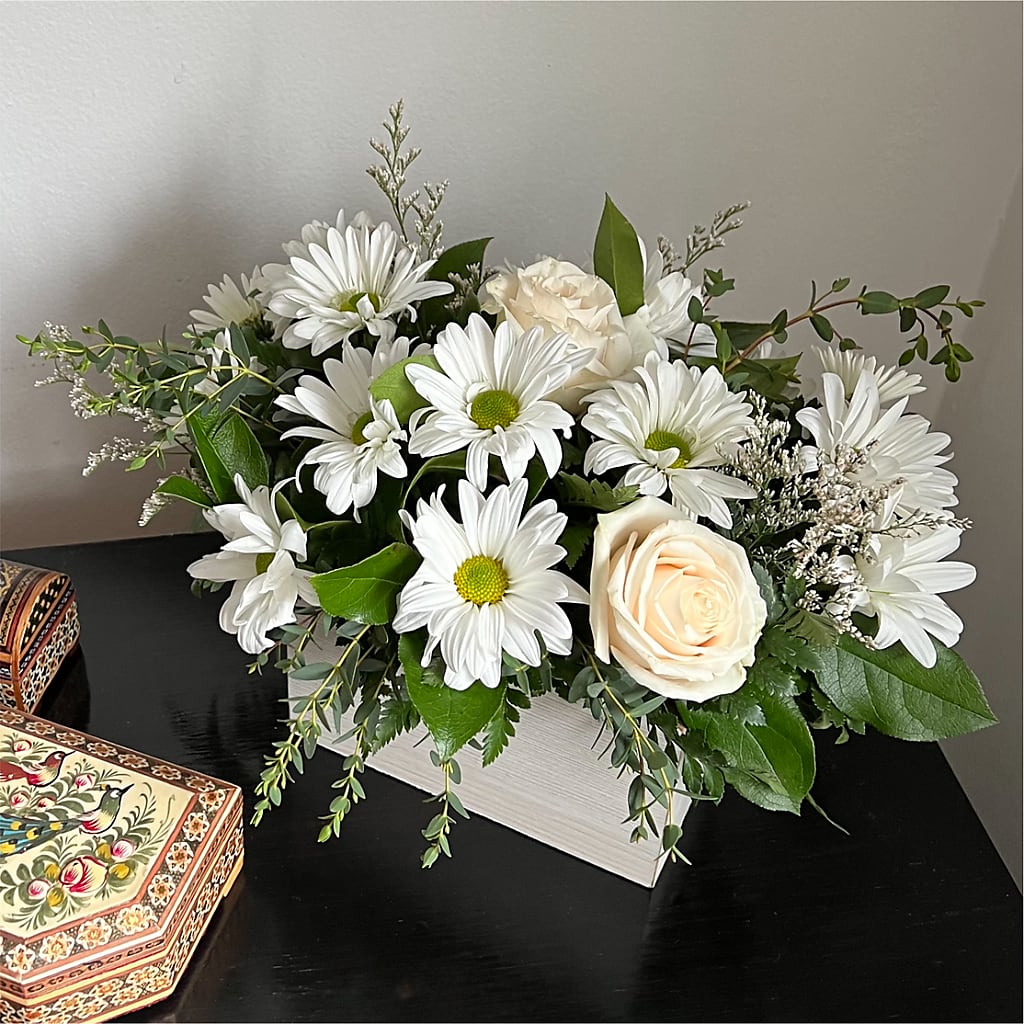 Fresh Linen Box Bouquet –  Flowers From The Heart Auburn, Auburn MI