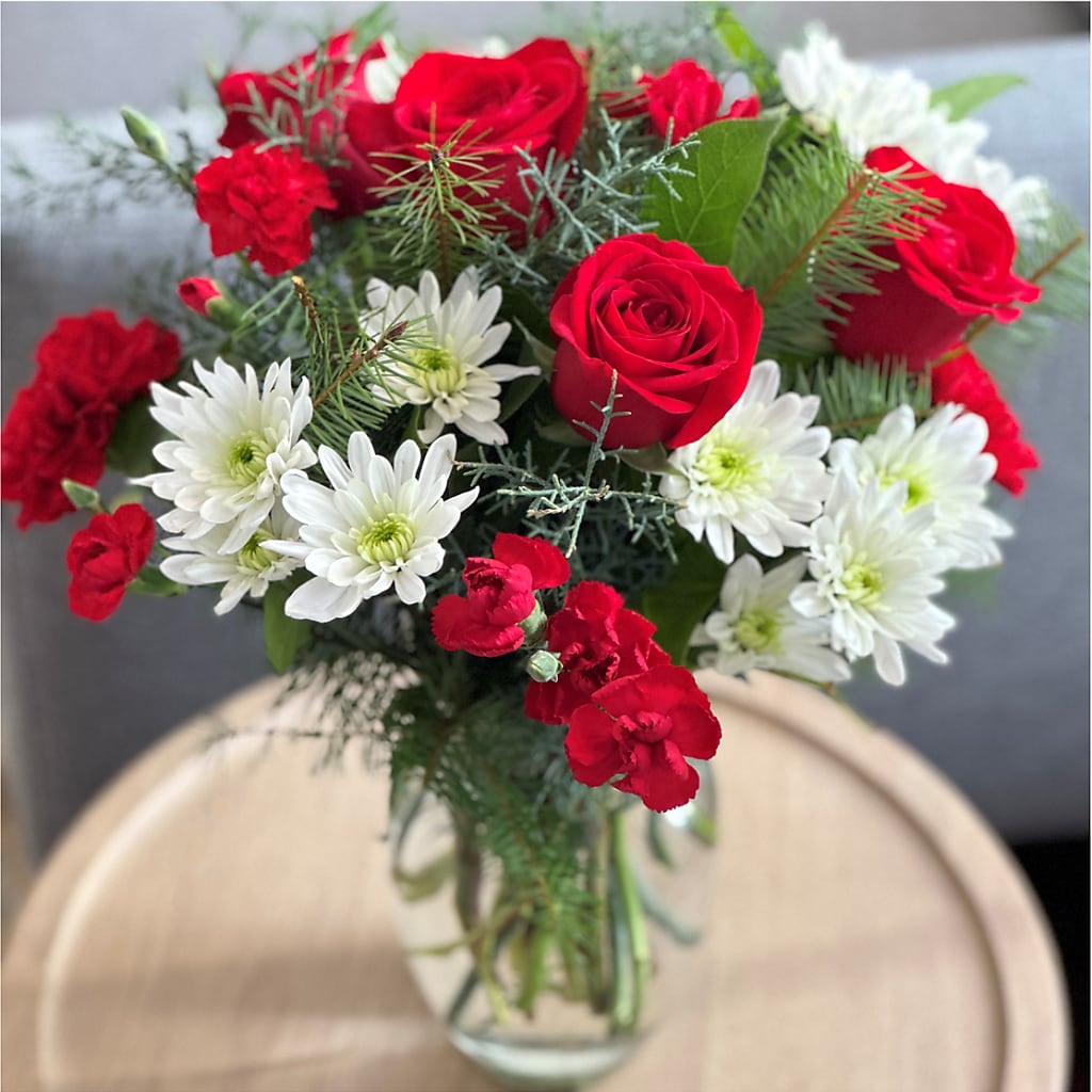 Seasonal Magic Bouquet –  Flowers From The Heart Auburn, Auburn MI