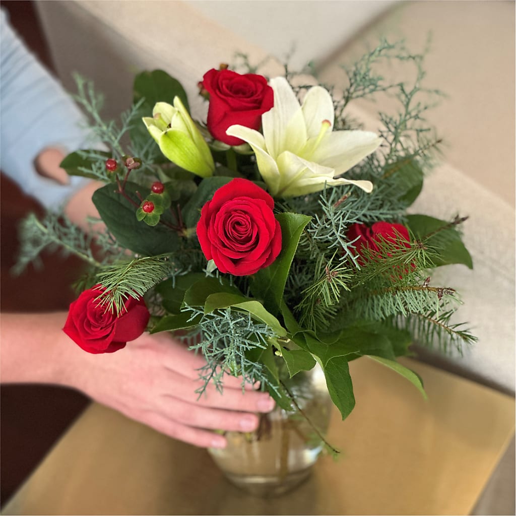 Glittering Lights Bouquet –  Flowers From The Heart Auburn, Auburn MI