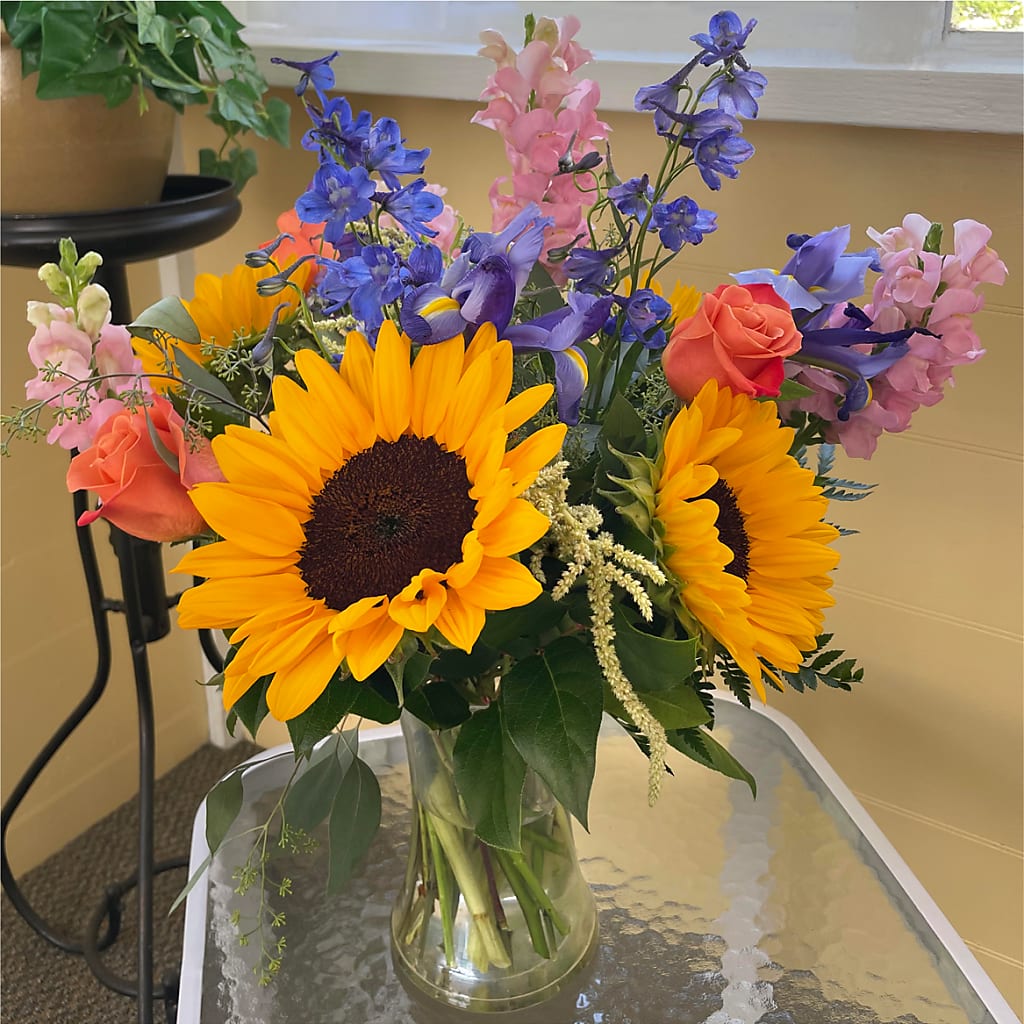 Rays of Life Bouquet –  Flowers From The Heart Auburn, Auburn MI
