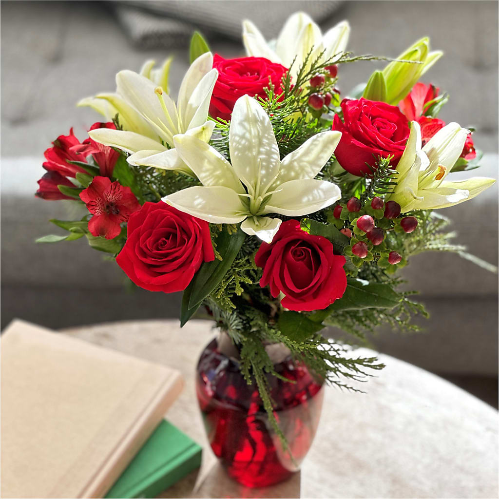 Evergreen Delight Bouquet –  Flowers From The Heart Auburn, Auburn MI