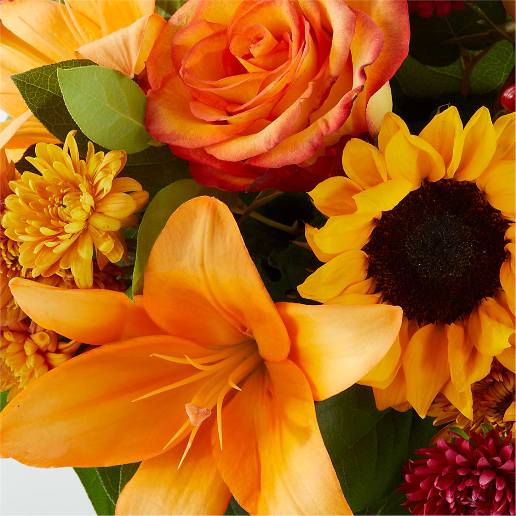 Grateful Centerpiece –  Flowers From The Heart Auburn, Auburn MI