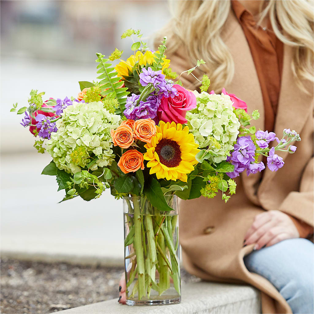 Vibrant Greetings Bouquet –  Flowers From The Heart Auburn, Auburn MI