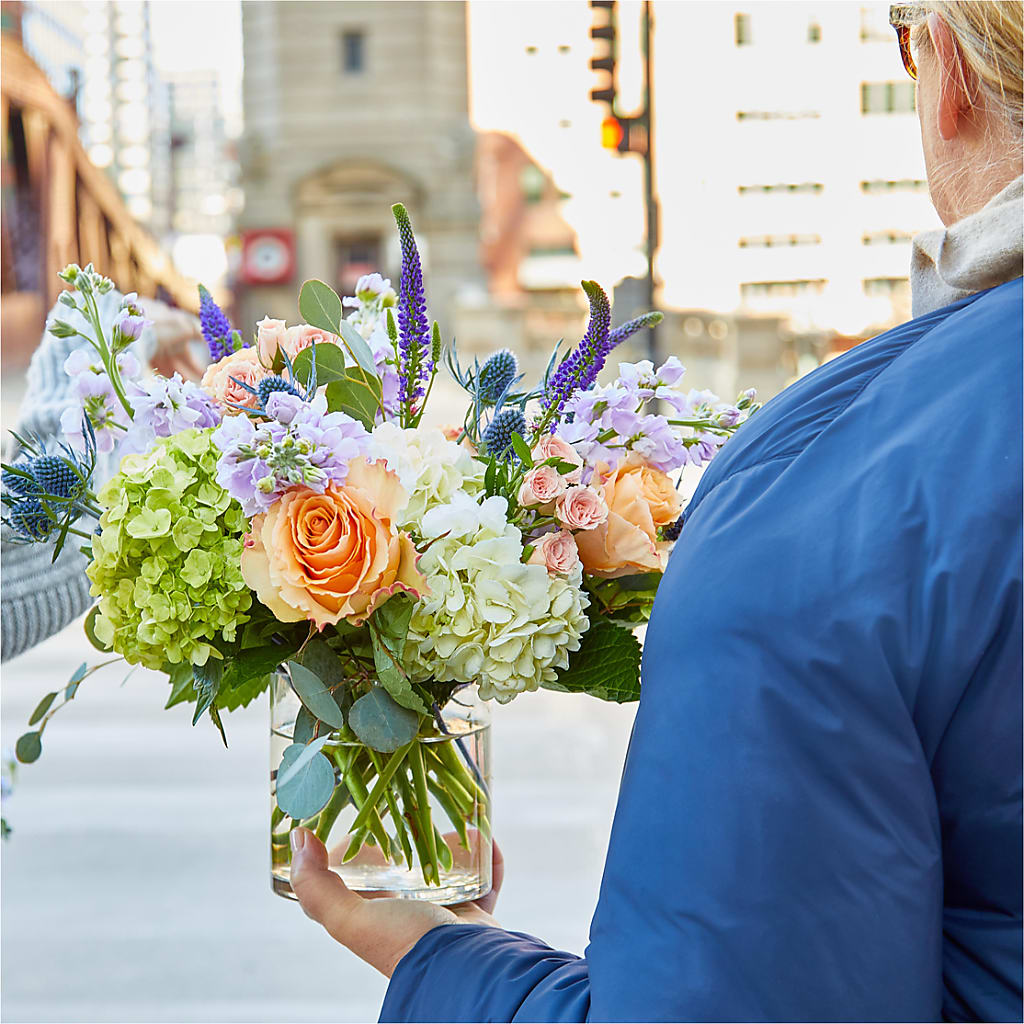 Porch Swing Bouquet –  Flowers From The Heart Auburn, Auburn MI
